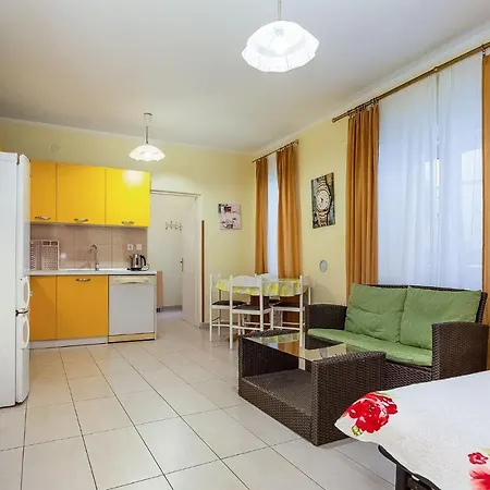 And Guest house Rupa