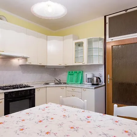 And Guest house Rupa