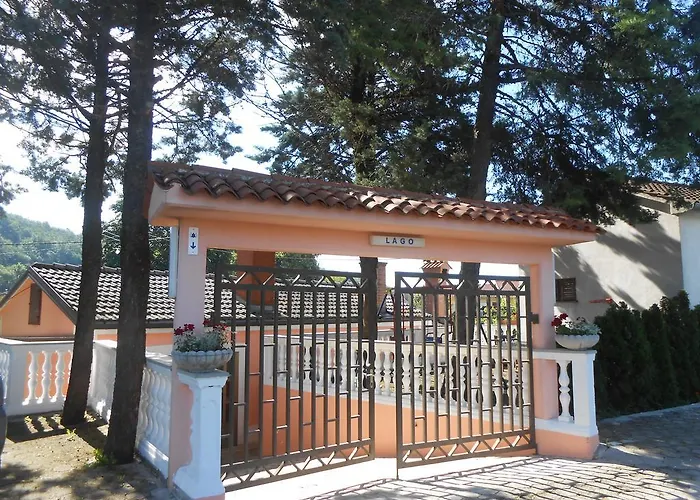 Guest house And Rupa