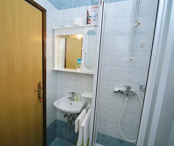 And Guest house Rupa